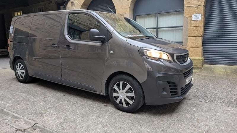 Used Peugeot Expert 115 HP (84 kW) 2017 Grey Van