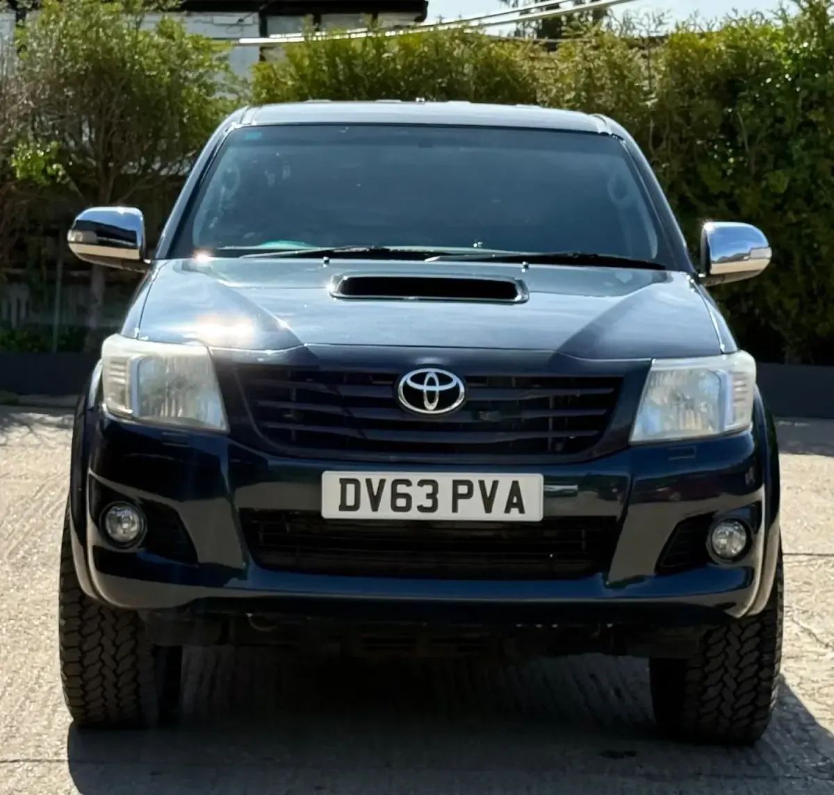 Used Toyota HiLux 171 HP (125 kW) 2013 Grey Pickup