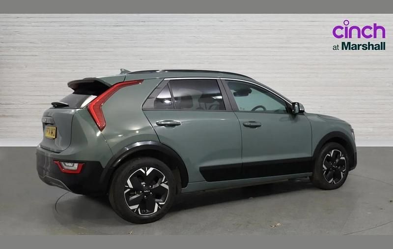 Begagnad Kia e-Niro 150 kW (204 HK) 2024 Grön SUV
