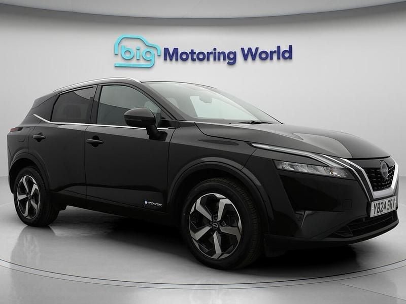 Black Used 2024 Nissan Qashqai N-Connecta SUV | £21,750 (Good price) - Image 1/4