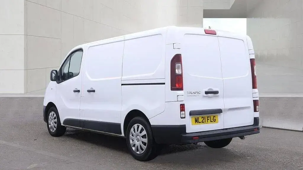 Used Renault Trafic Business 120 HP (88 kW) 2021 White MPV