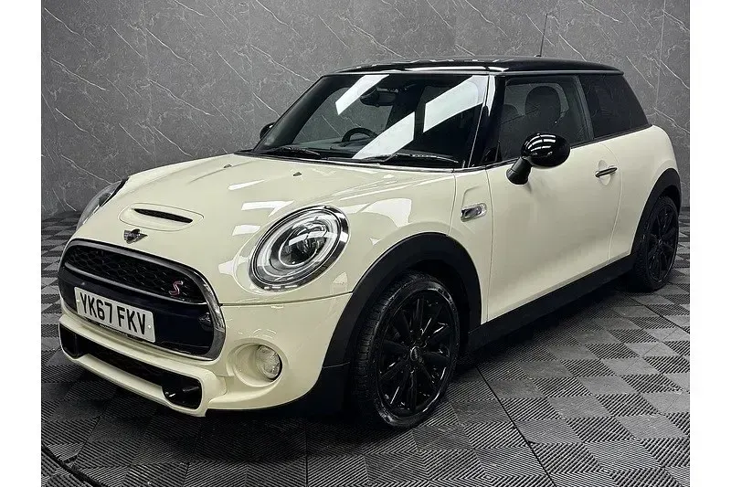 Używany Mini Cooper SD Hatch 2017 Biały Hatchback