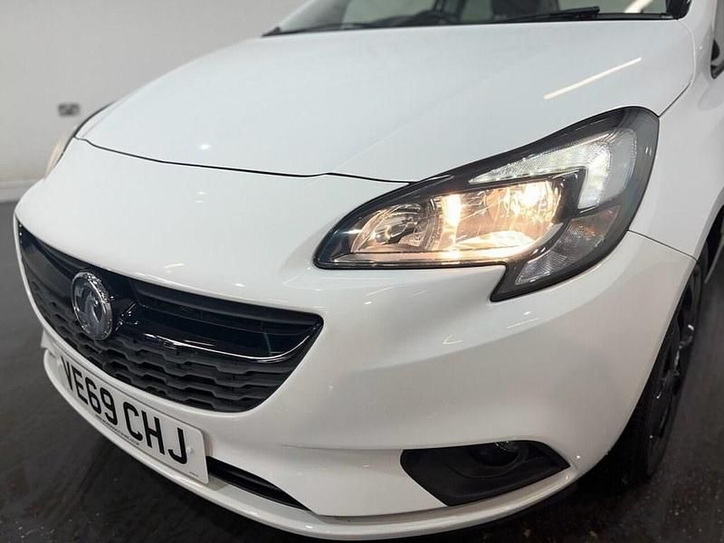 Used Vauxhall Corsa S 90 HP (66 kW) 2019 White Hatchback
