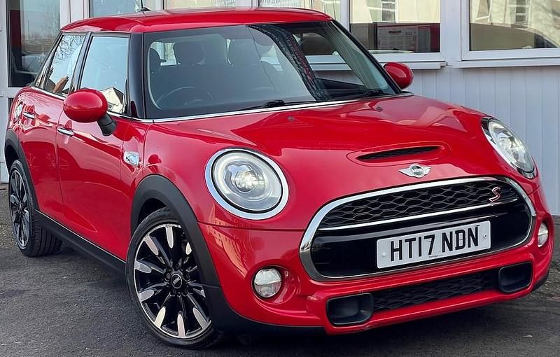 Używany Mini Cooper S Hatch 192 KM (141 kW) 2017 Czerwony Hatchback