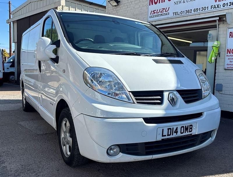 White Used 2014 Renault Trafic Van | £7,495 (Fair price) - Image 1/4