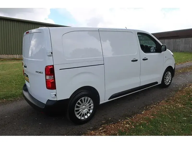 Used Toyota Proace 120 HP (88 kW) 2023 White MPV