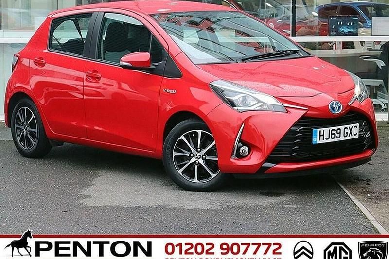 Used Toyota Yaris Hybrid 100 HP (73 kW) 2019