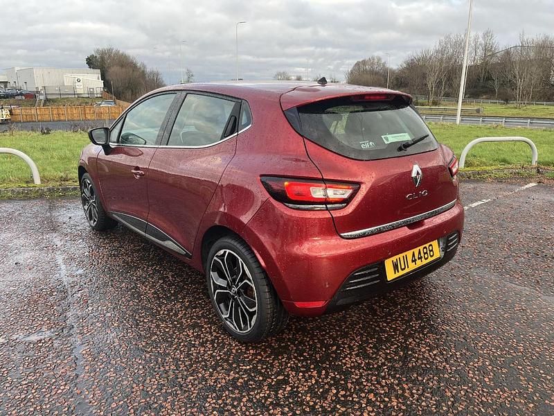 Used Renault Clio IV Dynamique 90 HP (66 kW) 2017 Red Hatchback