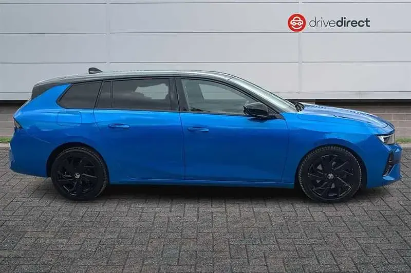 Used Vauxhall Astra S 130 HP (95 kW) 2023 Blue Estate