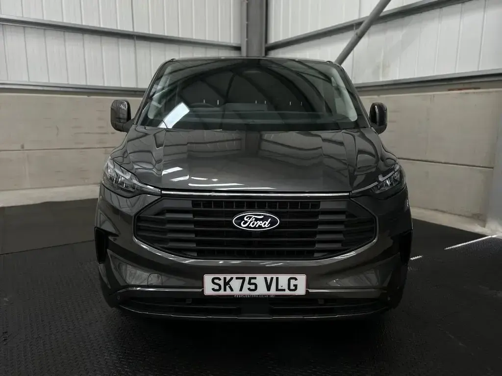 Used Ford Transit Custom Limited 170 HP (125 kW) 2025 Grey Van