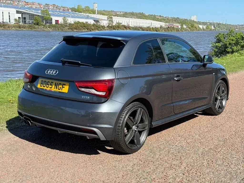 Usado Audi A1 S-Line 150 CV (110 kW) 2015 Gris Utilitario