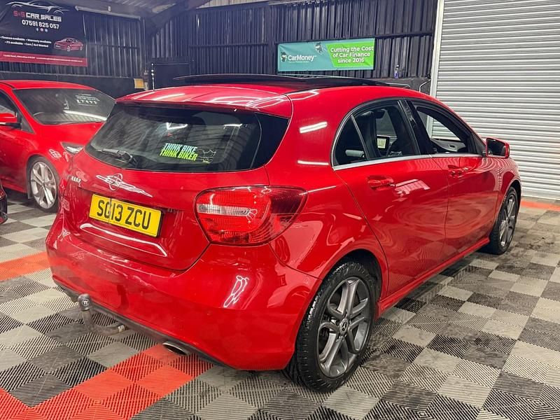 Used Mercedes A180 122 HP (89 kW) 2013 Red Hatchback