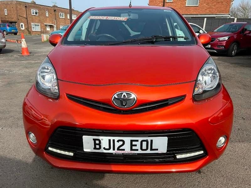 Used Toyota Aygo 68 HP (50 kW) 2012 Red Hatchback