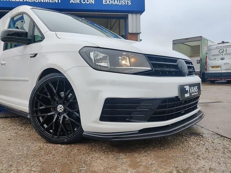 Used VW Caddy Startline 102 HP (75 kW) 2020 White MPV