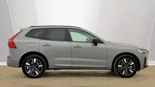 Used Volvo XC60 Plus 345 HP (253 kW) 2025 Grey SUV