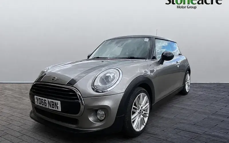 Used Mini Cooper Hatch 136 HP (100 kW) 2017 Silver Hatchback