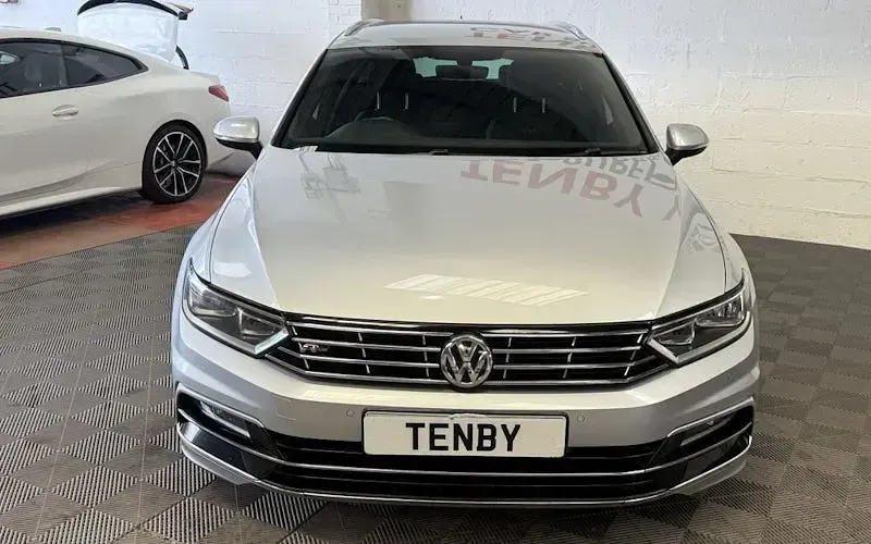 Used VW Passat R-line 190 HP (139 kW) 2016 Silver Estate