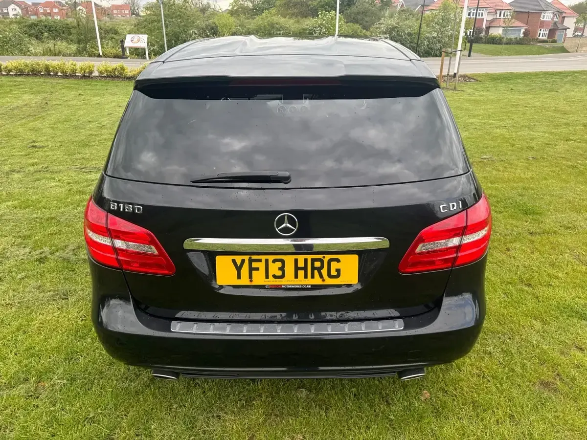 Used Mercedes B180 2013 Black MPV