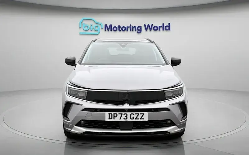 Second-hand Vauxhall Grandland X Ultimate 131 CP (96 kW) 2023 Gri SUV