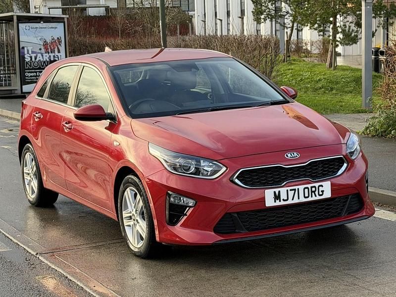 Used Kia Ceed 134 HP (98 kW) 2022 Red Hatchback