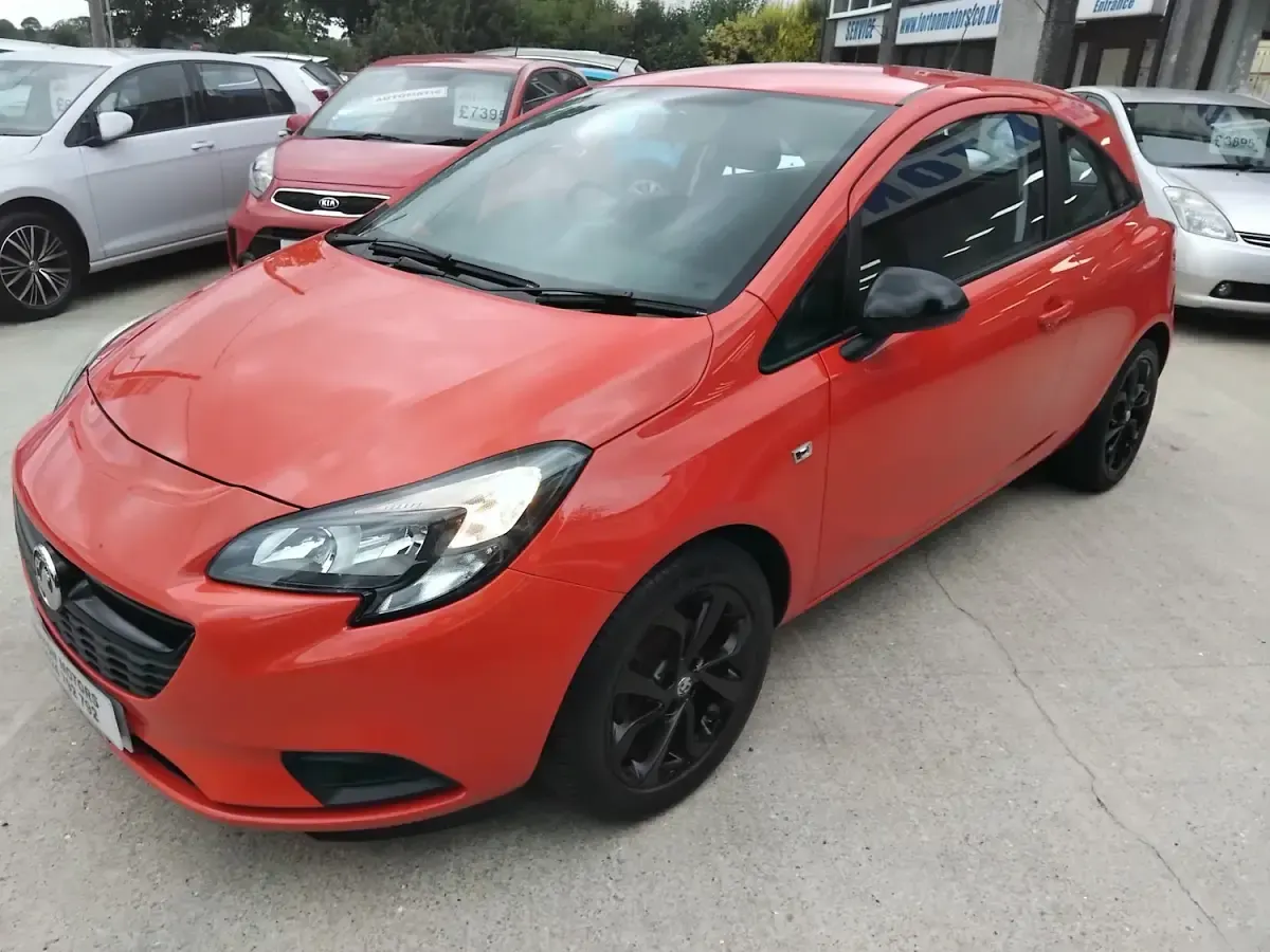 Used Vauxhall Corsa SRi 100 HP (73 kW) 2015 White Hatchback
