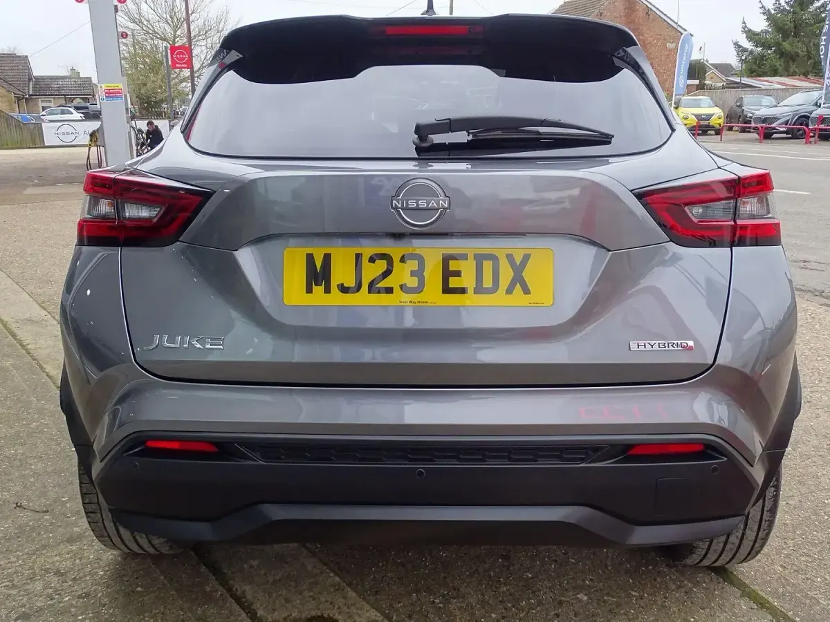 Used Nissan Juke Tekna 143 HP (105 kW) 2023 Grey SUV