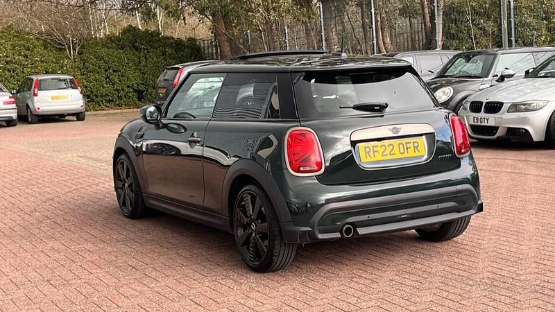 Used Mini Cooper Hatch 134 HP (98 kW) 2022 Green Hatchback