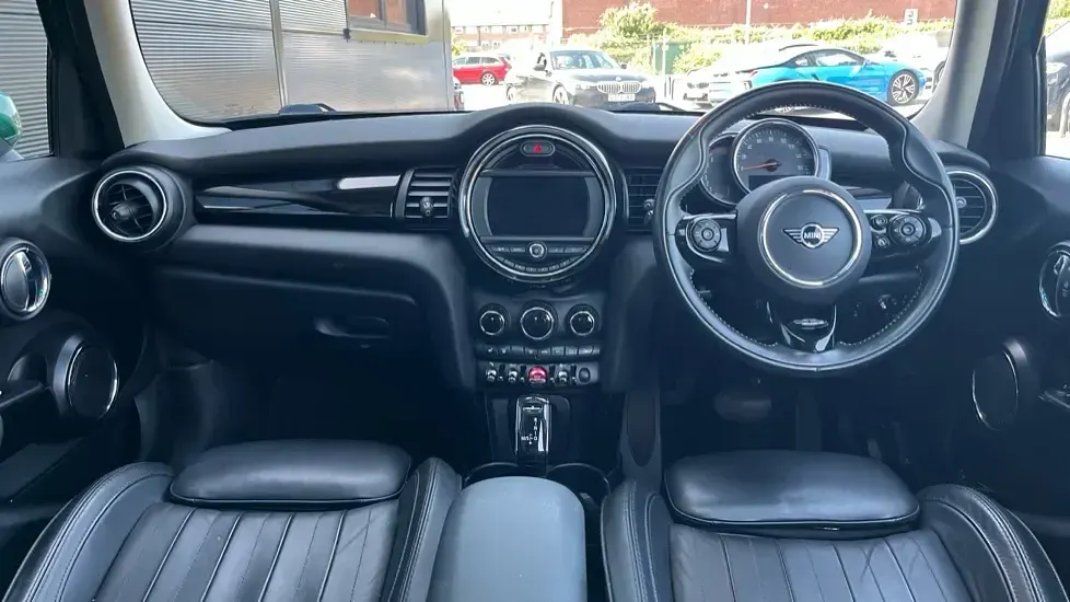 Used Mini Cooper Exclusive 136 HP (100 kW) 2023 Green Hatchback