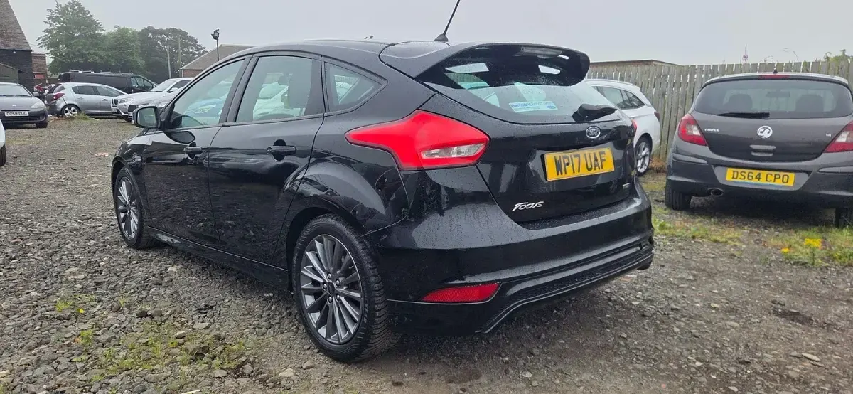 Used Ford Focus ST-Line 125 HP (91 kW) 2017 Black Hatchback