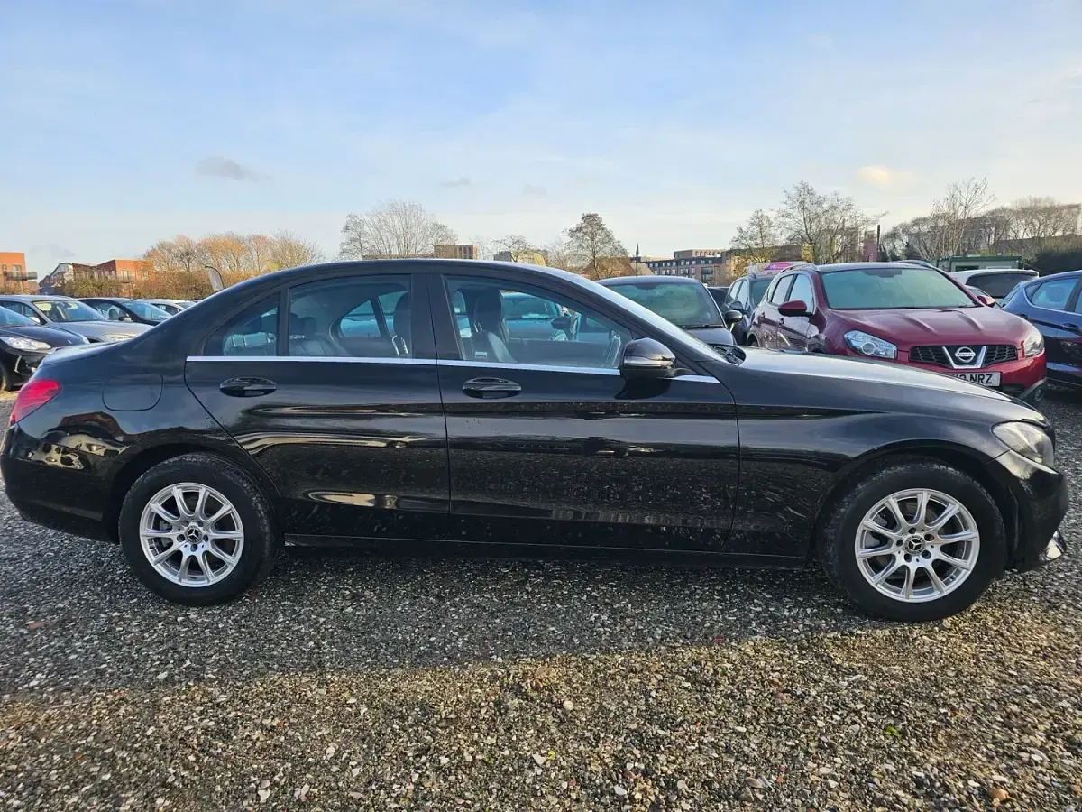 Used Mercedes C200 SE 136 HP (100 kW) 2018 Black Sedan