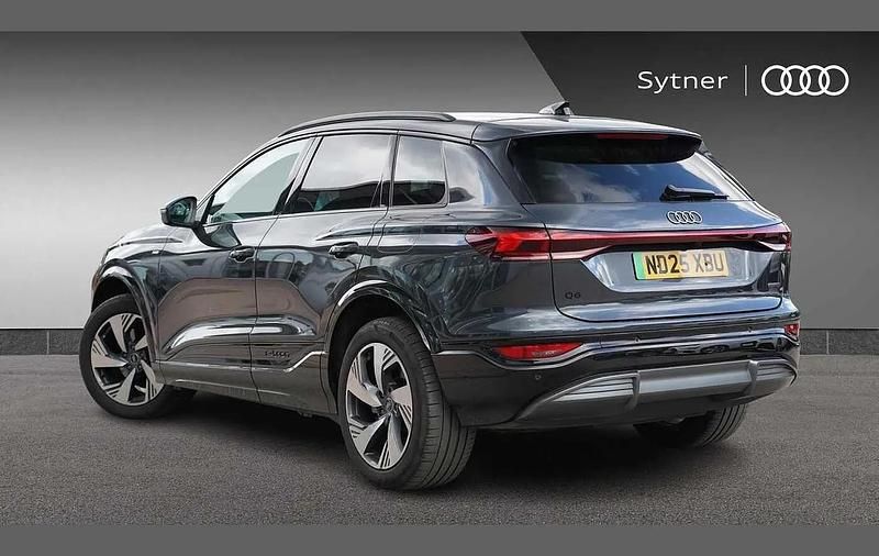 Begagnad Audi Q6 e-tron S-Line 284 kW (387 HK) 2025 Grå SUV