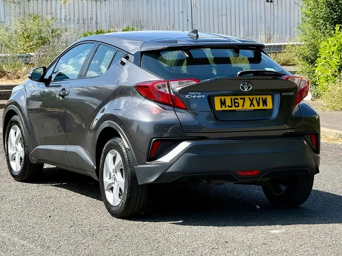 Used Toyota C-HR 122 HP (89 kW) 2018 Grey SUV