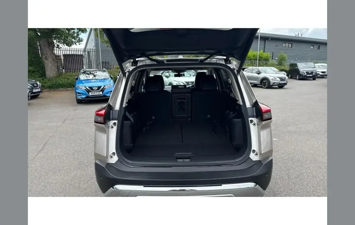 New Nissan X-Trail Tekna 161 HP (118 kW) 2026 Silver SUV