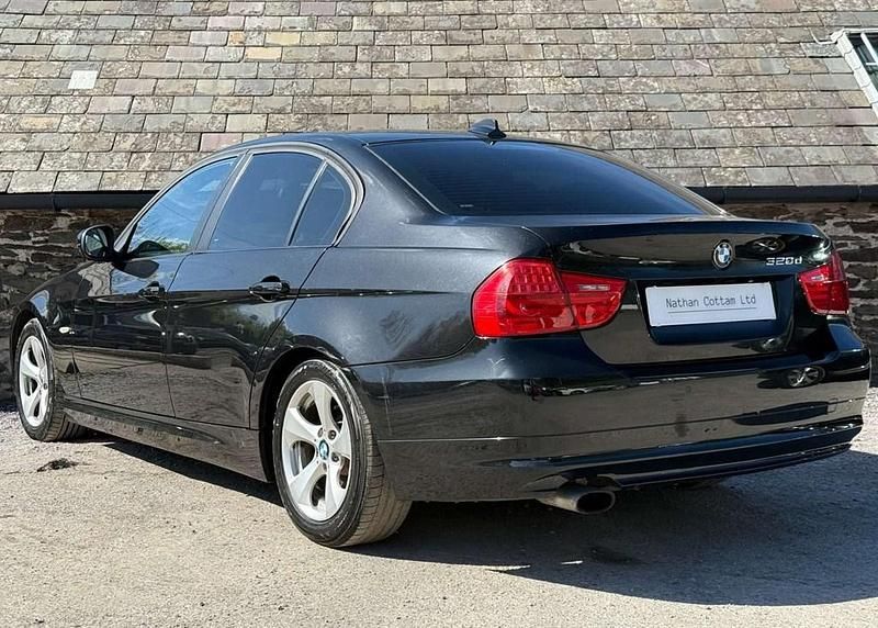 Używany BMW 320 Efficient Dynamics 161 KM (118 kW) 2010 Czarny Sedan/Limuzyna