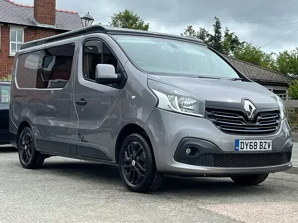 Used Renault Trafic 2018 Grey MPV