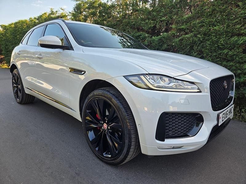 White Used 2016 Jaguar F-Pace S SUV | £16,495 (Fair price) - Image 1/4