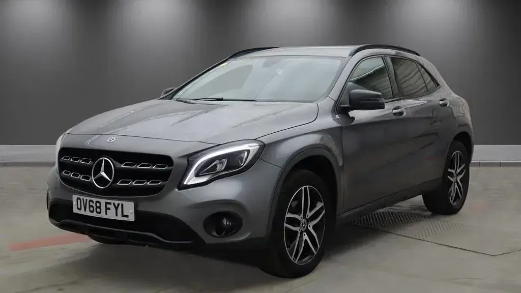 Used Mercedes GLA180 Urban 122 HP (89 kW) 2018 Grey SUV