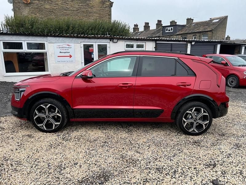 Used Kia Niro 2022 Red SUV