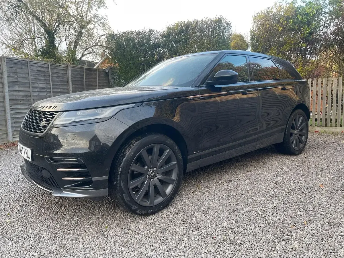 Used Land Rover Range Rover Velar HSE Dynamic 240 HP (176 kW) 2017 Black SUV