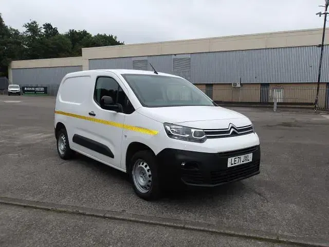 Used Citroën Berlingo 100 HP (73 kW) 2022 White MPV