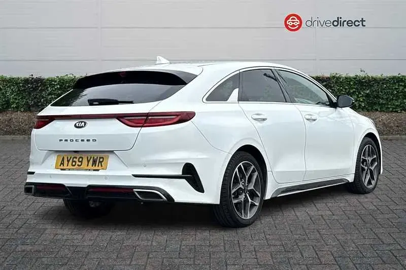 Used Kia ProCeed GT-Line 138 HP (101 kW) 2019 White Estate