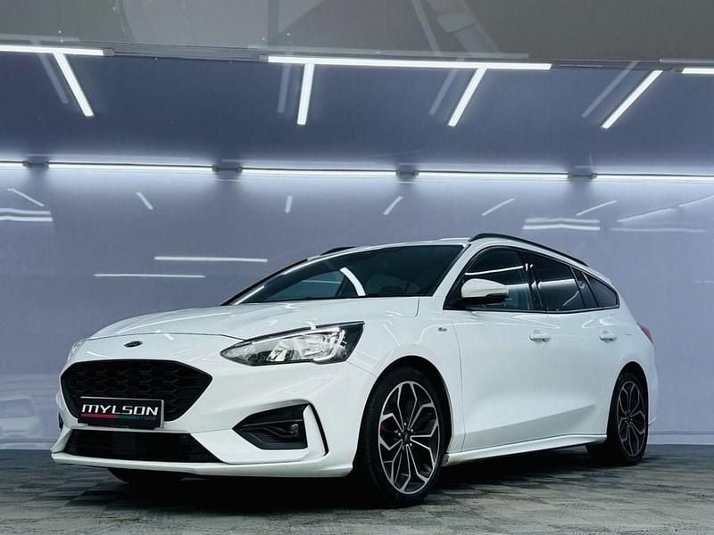 Used Ford Focus ST-Line X 120 HP (88 kW) 2018 White Estate