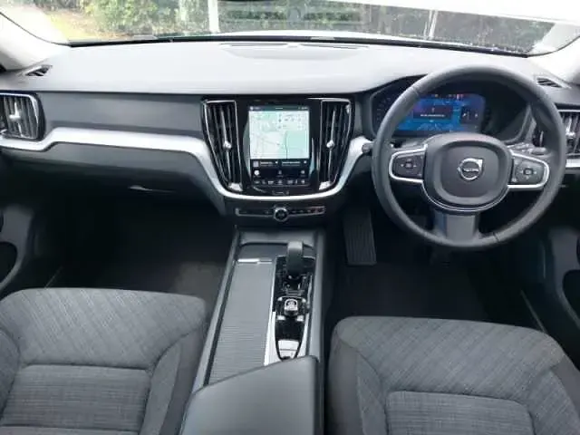 Used Volvo V60 Core 161 HP (118 kW) 2023 Estate