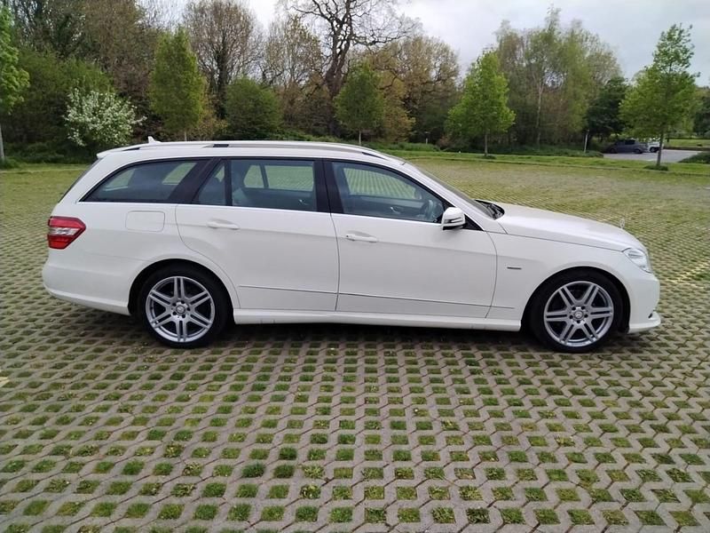 Begagnad Mercedes E350 265 HK (194 kW) 2012 Vit Kombi