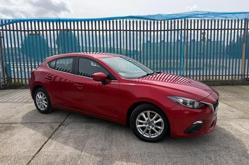 Used Mazda 3 150 HP (110 kW) 2015 Red Hatchback
