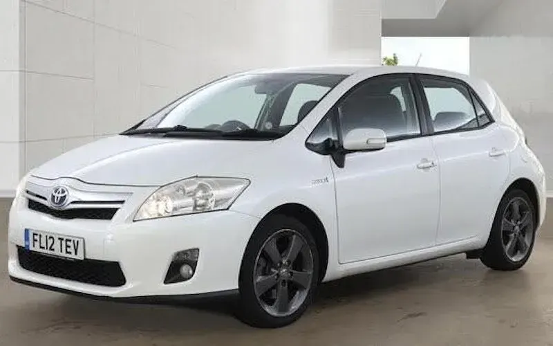 Used Toyota Auris Hybrid 136 HP (100 kW) 2012 Hatchback