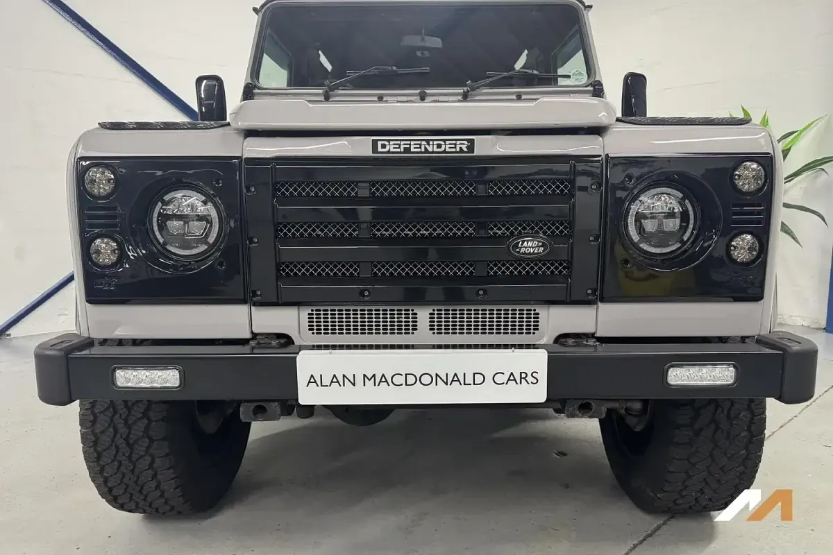 Used Land Rover Defender 120 HP (88 kW) 2005 Blue Hatchback