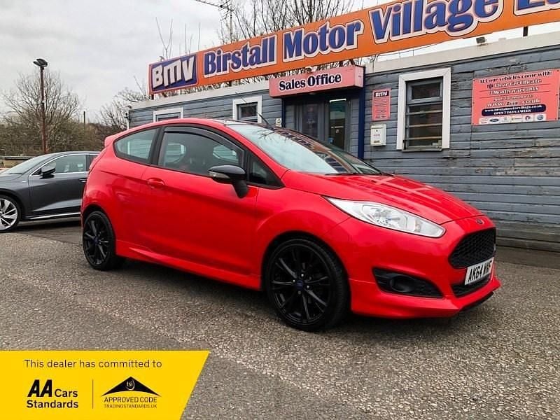 Used Ford Fiesta Zetec 140 HP (102 kW) 2014 Red Hatchback