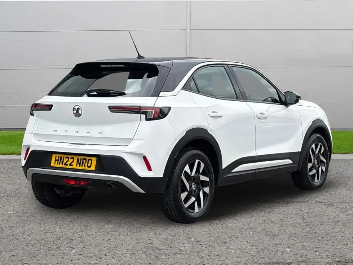 Used Vauxhall Mokka Elite 99 HP (72 kW) 2022 White SUV