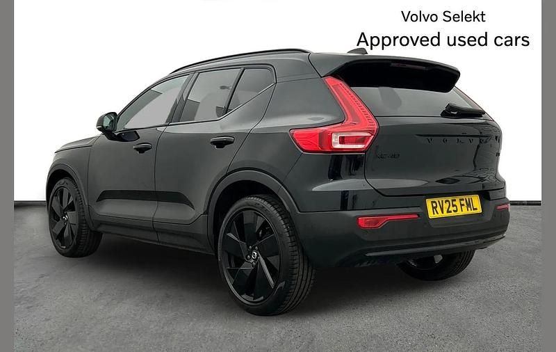 Used Volvo XC40 Plus 161 HP (118 kW) 2025 Black SUV